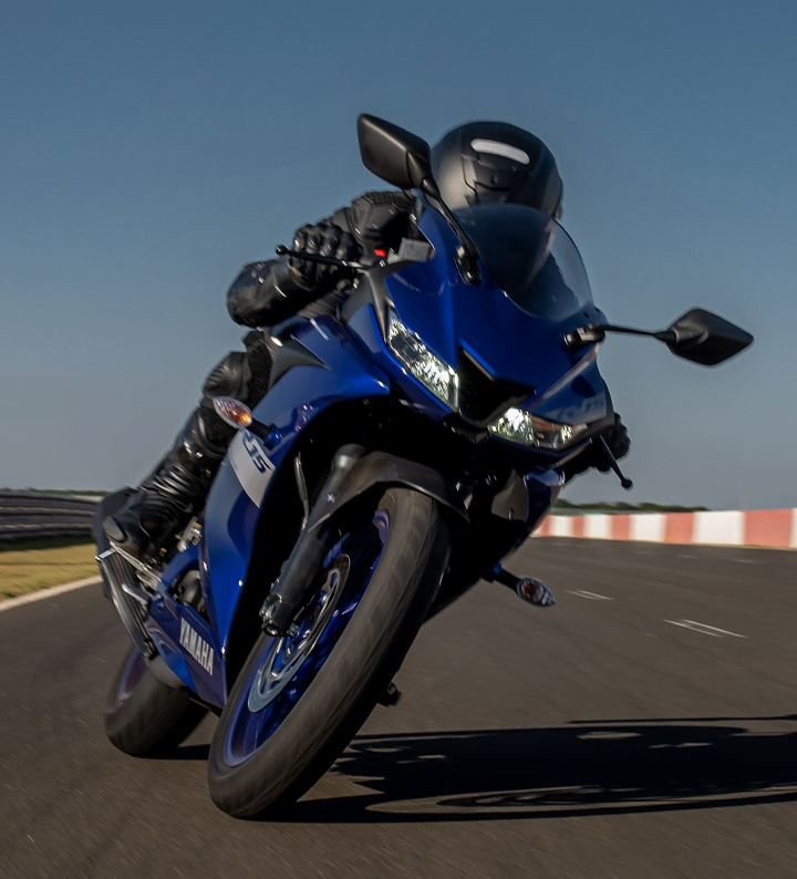 A Yamaha YZF-R15 ABS foi oficialmente lançada no Brasil