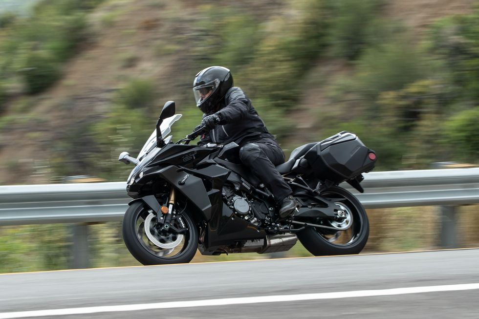 Nova Suzuki GSX-S1000 GT