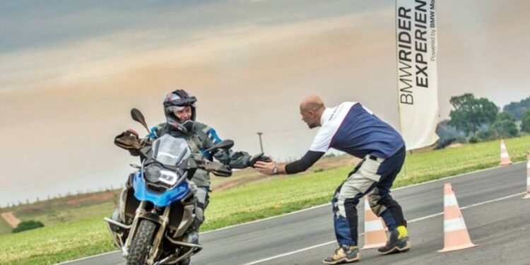 BMW Rider Experience: Aprenda com os Melhores Instrutores