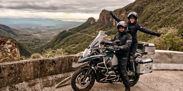 As 10 Melhores Estradas para Viajar de Moto ao Redor do Mundo