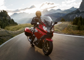 BMW lança motos com botão SOS para 2024: Saiba Mais