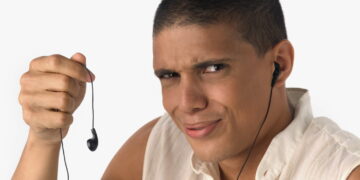 Usar Fone de Ouvido Enquanto Pilota é Proibido?