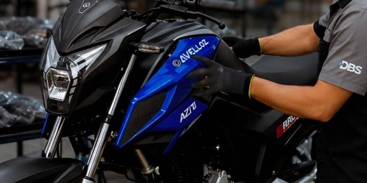 Moto Avelloz, tema da história da Avelloz