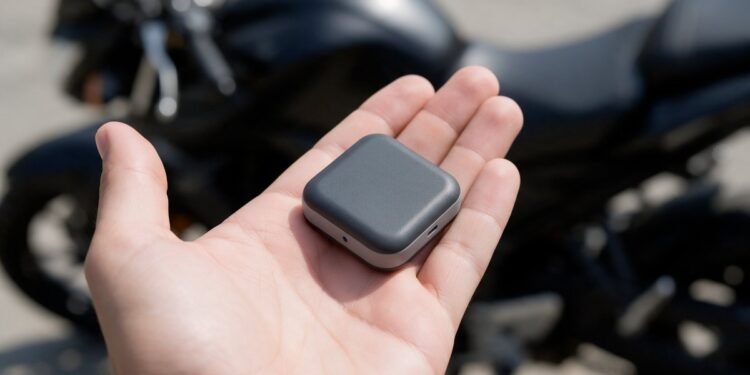 Mini rastreador sobre a palma da mão, bateria do mini rastreador de moto