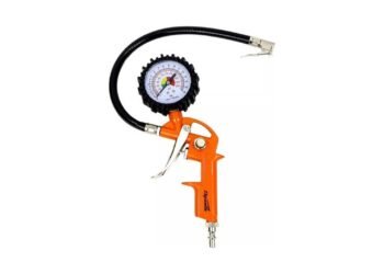 Calibrador de pneu com manômetro SPARTA em fundo branco