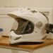 Capacete com câmera lateral, câmera no capacete é permitida