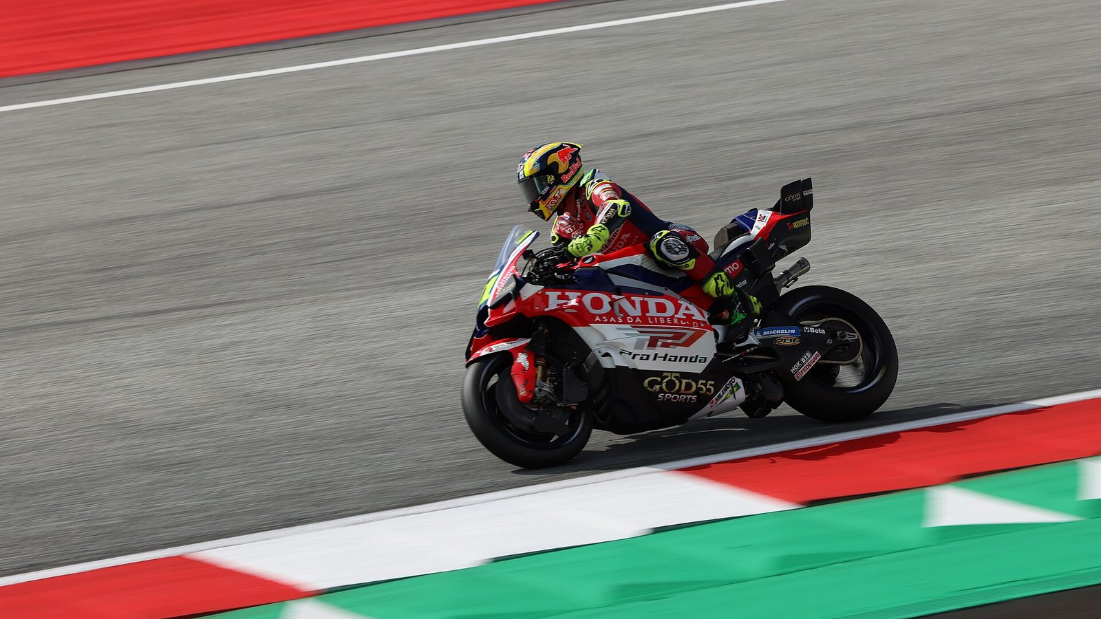 Diogo Moreira em ação com a Honda da LCR na MotoGP, antes de assumir a vaga na equipe de fábrica