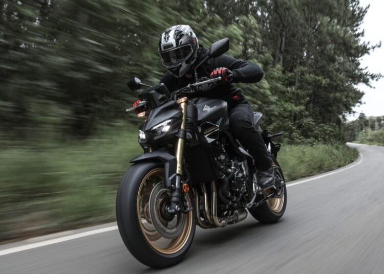 Honda CB 1000 Hornet 2027, cujo preço nas lojas se aproxima da CB 650R