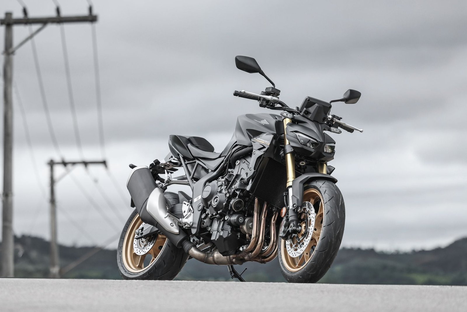 Honda CB 1000 Hornet SP, naked de quatro cilindros e 147 cv