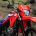 Honda XR300L Tornado 2027 vermelha com novo grafismo