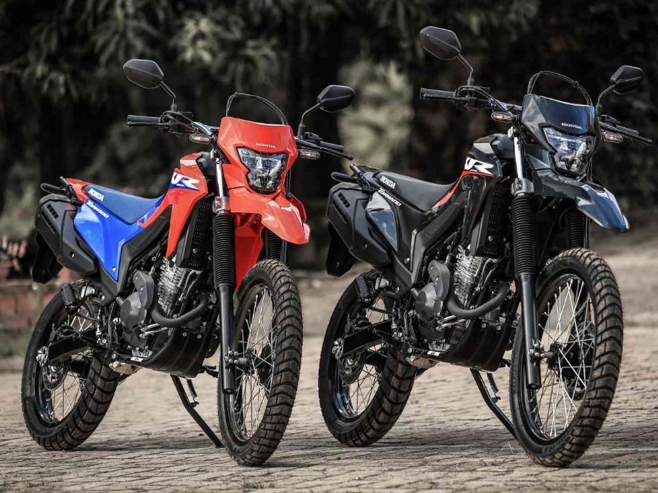 Honda Tornado 2027 preta, nova opção de cor da linha