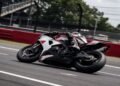 Piloto de moto de corrida em pista, horários da MotoGP no Brasil