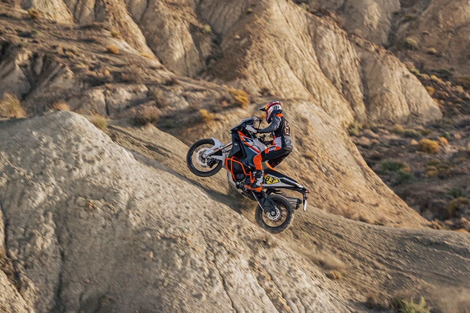 KTM 1390 Super Adventure R, big trail que deve chegar ao Brasil no fim de 2027