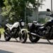 Três motos de cilindradas diferentes lado a lado
