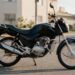 Moto street preta estacionada, moto automática e fácil para iniciantes