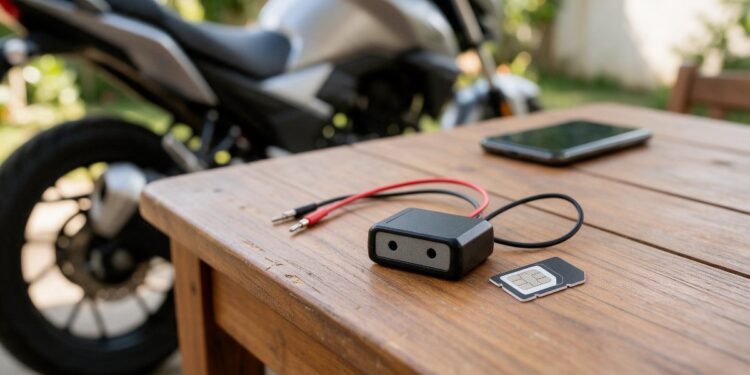Rastreador com fios, chip e celular sobre mesa, rastreador Bluetooth e GPS para moto