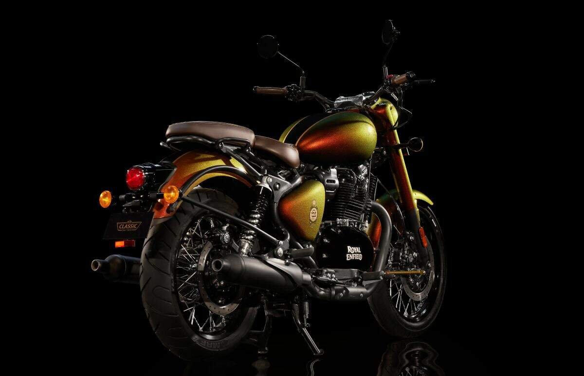 Vista traseira da Classic 650 Hypershift edição limitada de 125 anos