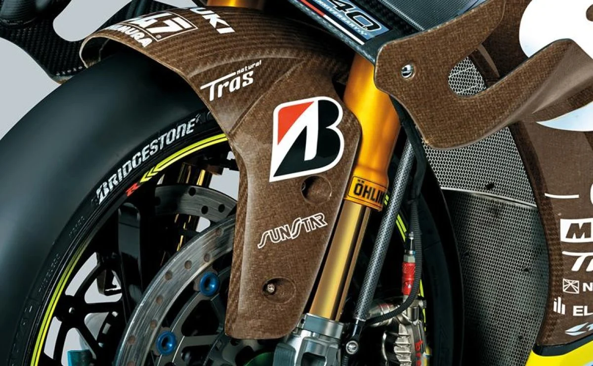 Para-lama de fibra de linho Bcomp na Suzuki GSX-R1000R de competição