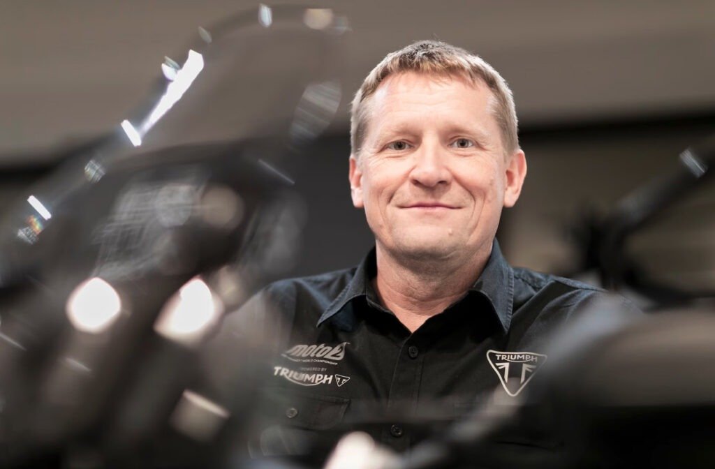 Paul Stroud, diretor comercial da Triumph, que deixa o cargo no fim de 2026