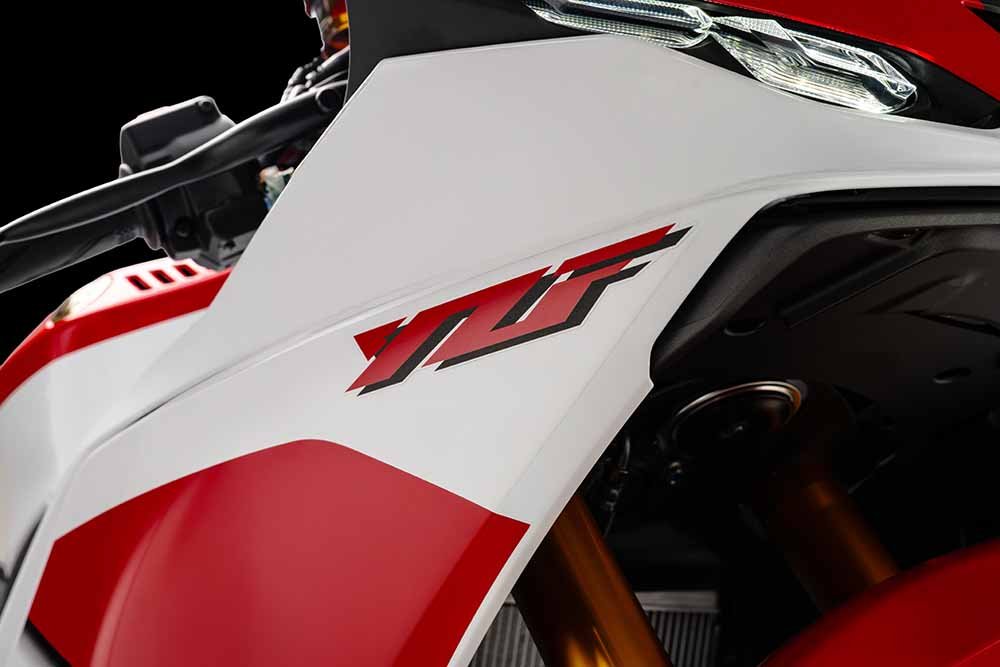 Grafismo na carenagem lateral da Yamaha R7 70th Anniversary